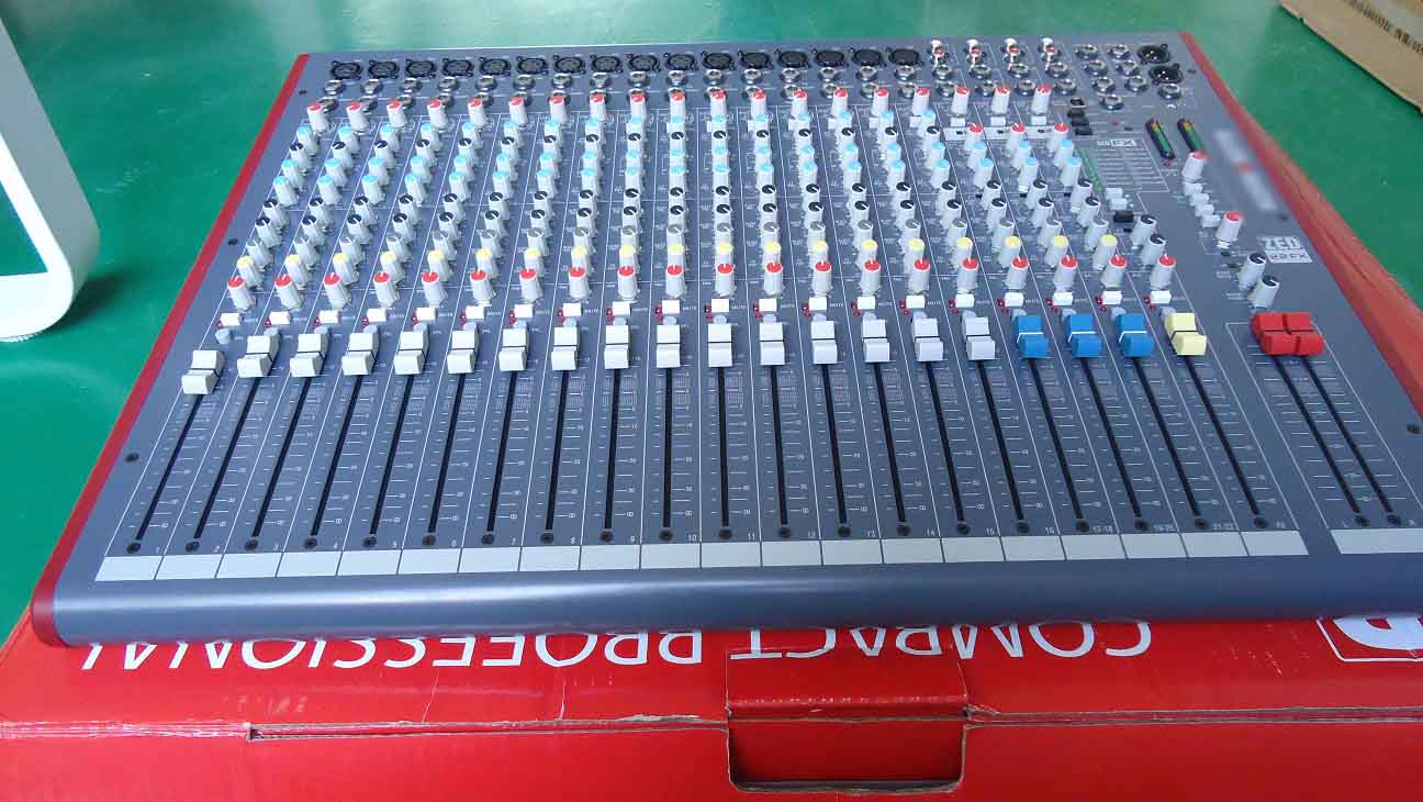 ZED-22FX专业数字音频混音器
