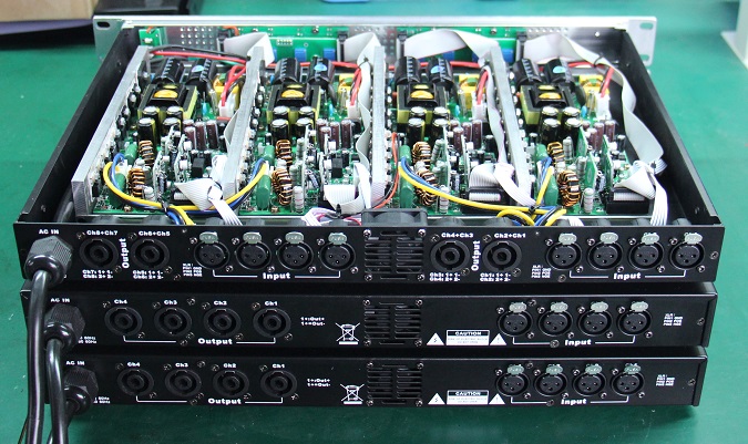 DA2008 1U 8 通道 300W 4 欧姆 D 类高端音频放大器